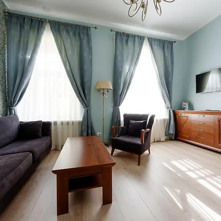 Delta Old Town Luxe Apartment