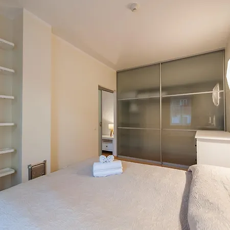 Delta Old Town Luxe Apartment *